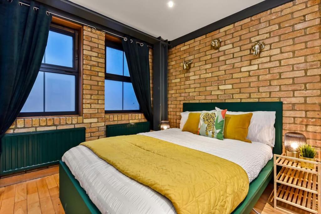 Spacious 2 Bed Urban Jungle Flat, Central ロンドン エクステリア 写真