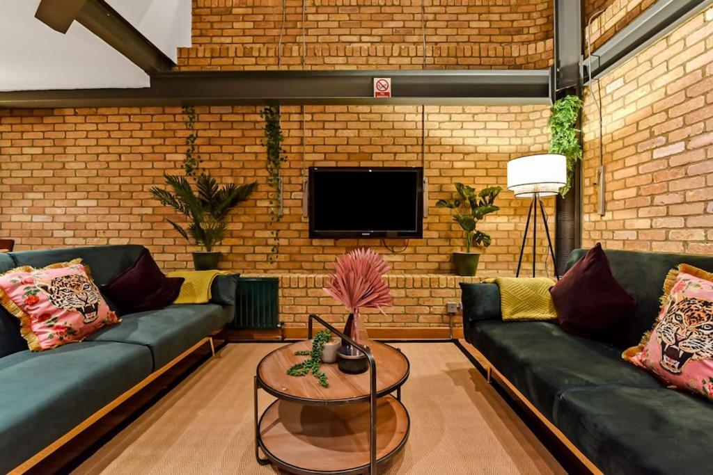 Spacious 2 Bed Urban Jungle Flat, Central ロンドン エクステリア 写真